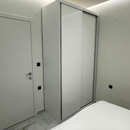 Luxury Apartment Next To Agias Sofias テッサロニキ エクステリア 写真